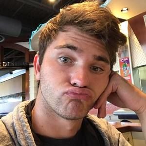 Meet your Posher, Derek